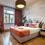Tyzenhauz Grand Apartment Krakau