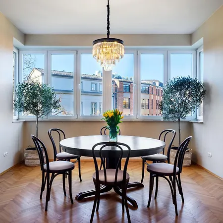 Tyzenhauz Grand Apartment *