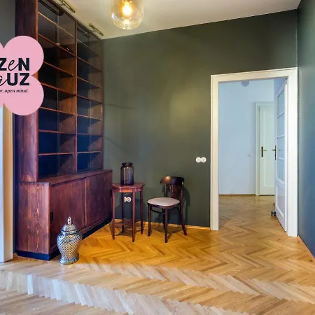 Tyzenhauz Grand *