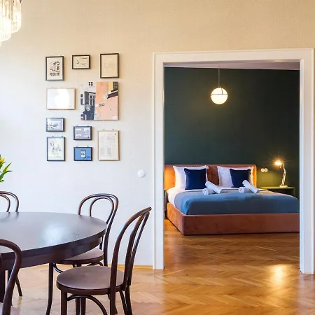 Apartment Tyzenhauz Grand