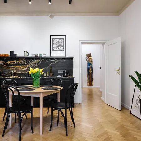 Tyzenhauz Grand Apartman